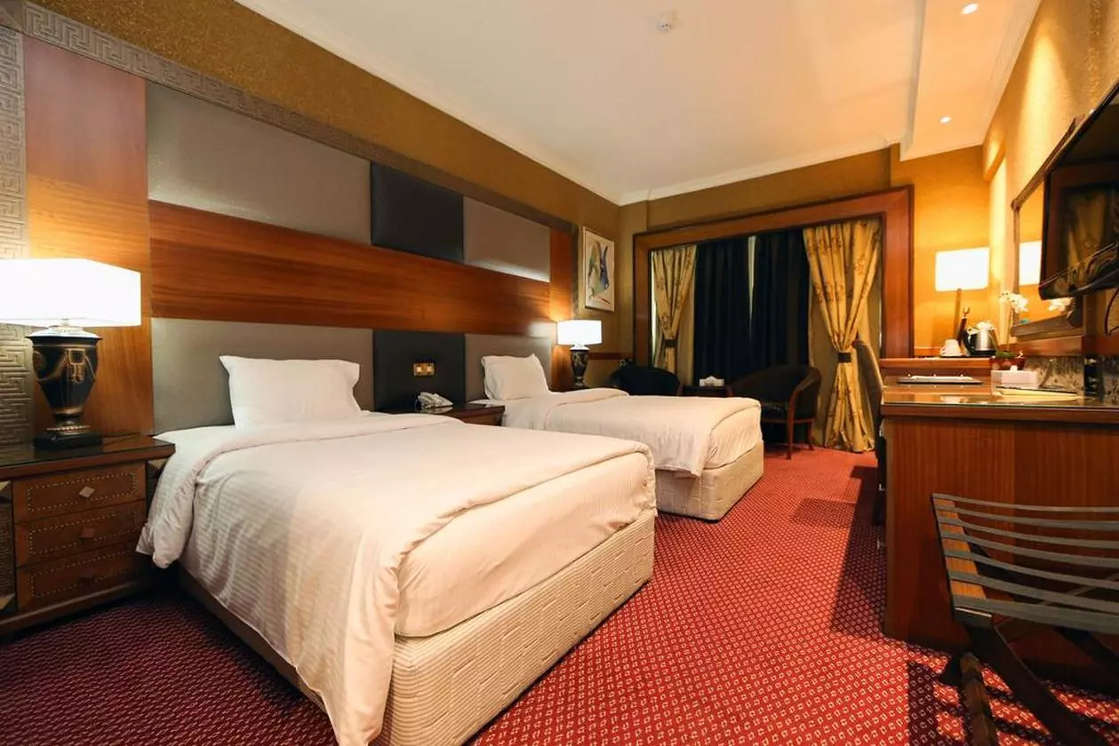 DELMON_SHABAVIZ (3).jpg